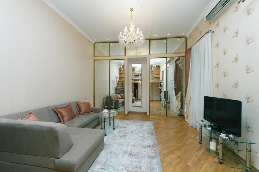 Stylish Two-Level Flat 2 Min From Khreschatyk Kiev Exterior foto